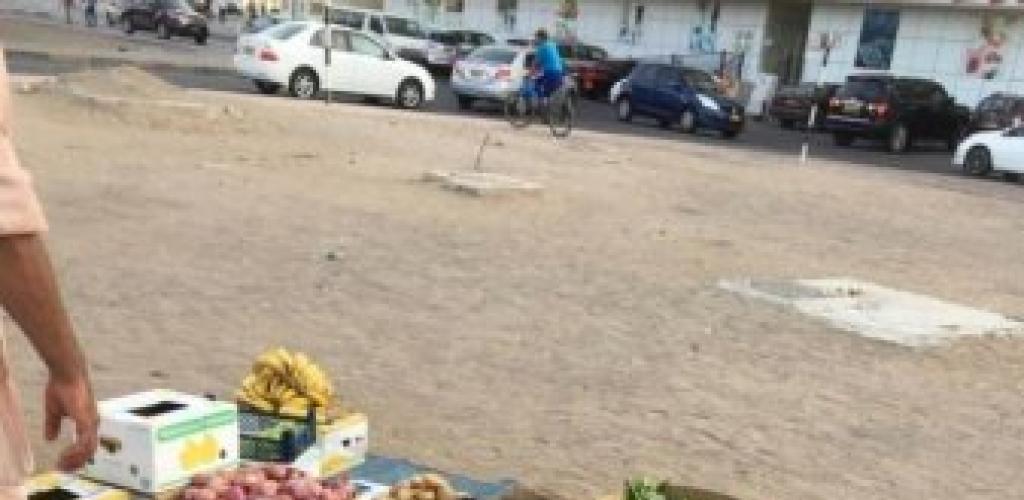 عمان تطلق مشروعات لدعم الشباب وتنظيم الباعة المتجولين للحد من البيع العشوائي في مسقط