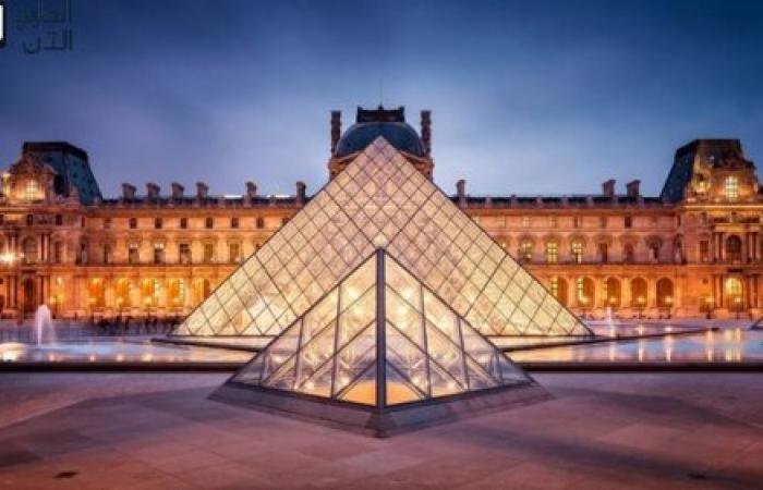 كارثة تهز متحف اللوفر.. تسرب مياه يدمر مئات الكتب النادرة