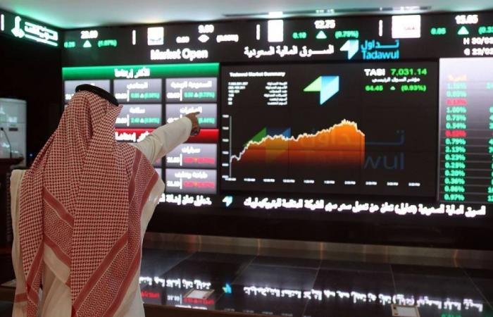 اقتصاد واسواق المال | الأسهم السعودية تتراجع 6% مع اختبار النفط والفائدة | الخليج الان
