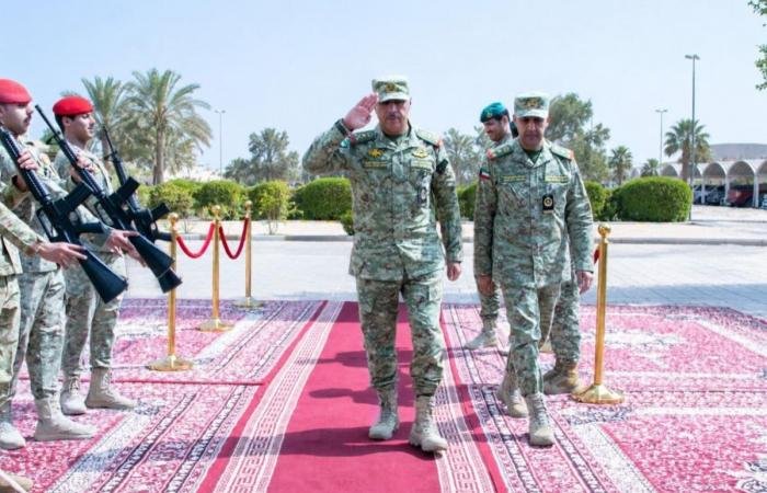 اخبار الكويت | وكيل الحرس الوطني يتفقد قيادة الشؤون الأمنية | الخليج الأن