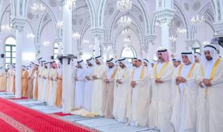 الامارات الان | النعيمي والشرقي والمعلا وسعود بن صقر وحمدان بن محمد والشيوخ يؤدون الصلاة | اخبار الامارات