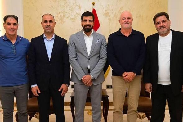 اخبار الرياضة | وصول المدرب الأسترالي أرنولد إلى بغداد لتدريب «أسود الرافدين»