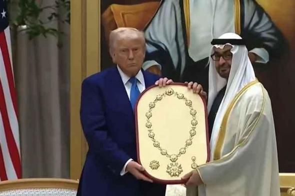 الامارات الان | محمد بن زايد يمنح الرئيس الأمريكي ترامب «وسام زايد» | اخبار الامارات